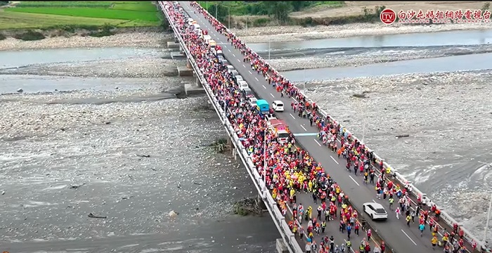 白沙屯媽祖走彰雲大橋，先去彰化二水。