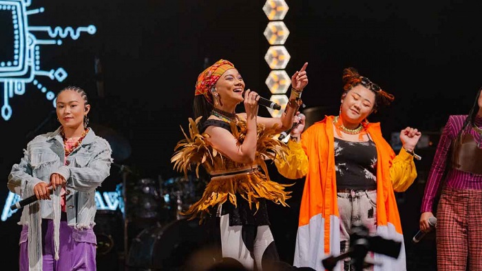 台灣第一組阿爆登非洲史瓦帝尼灌木之火音樂節大舞台 驚訝發現兩邊原住民有很多習性很相近