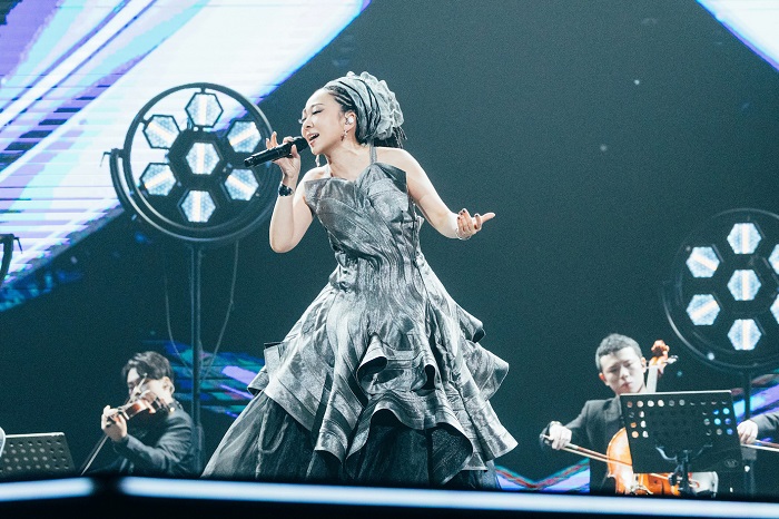 MISIA表演節目「希望のうた+明日へ」。(圖/©️Rhythmedia提供)