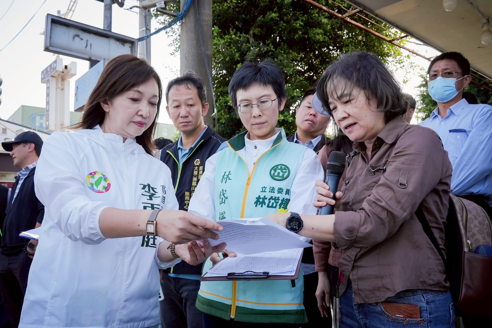 林岱樺、李雨庭攜手視察大寮交通！ 　強力爭取光華光明路口增設機車道，捍衛騎士路權